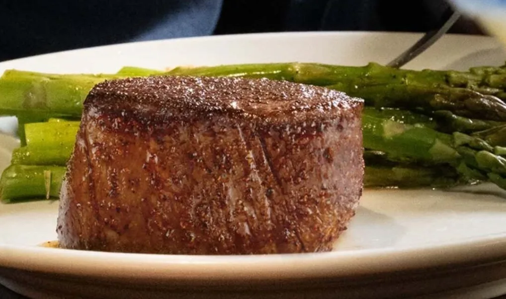 Flo’s Filet with asparagus (illustrative image)